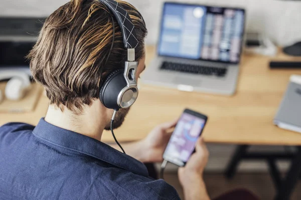 Man Listening to Music — Stock Photo, Image