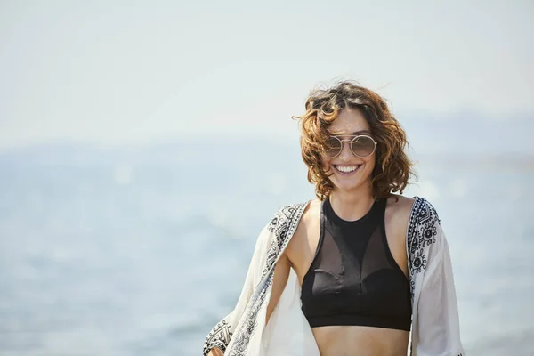 Portrait of Woman at Beach — Stock Photo, Image