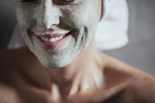 Mujer con mascarilla — Foto de Stock