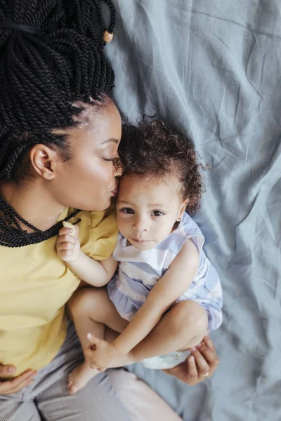 Mamá y el niño — Foto de Stock