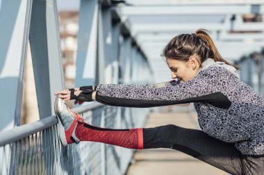 Egzersiz yaparak kadın runner