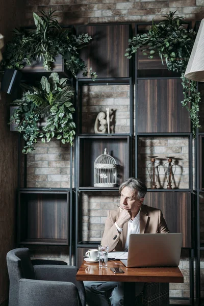 Retrato del hombre de negocios — Foto de Stock