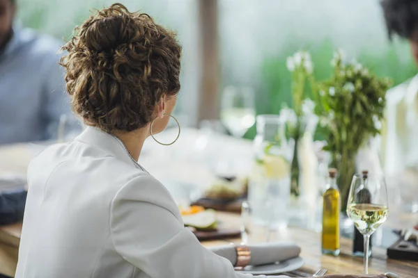 Woman at Lunch at Restaurant — Stock Photo, Image