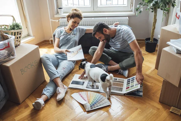 Family Moving in New Home — Stock Photo, Image