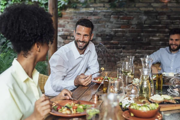 Man en vrouw in Restaurant — Stockfoto
