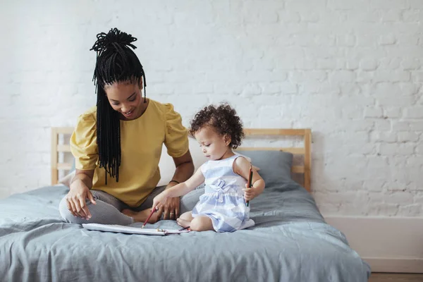 Mother and Baby Drawing — Stock Photo, Image