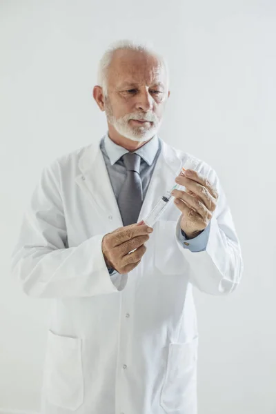 Médico Segurando Medicina — Fotografia de Stock