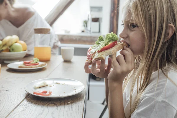 Child Having Breakfast — Stock Photo, Image