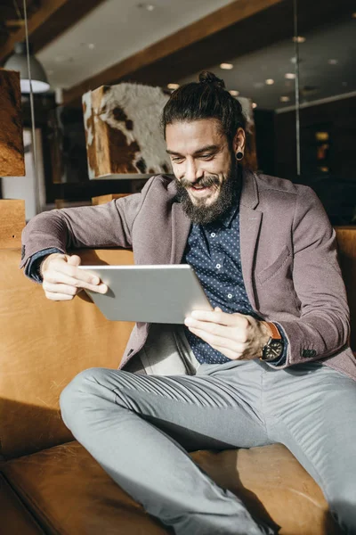 Businessman Reading on Tablet — Stock Photo, Image