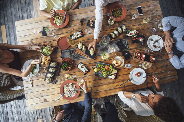 People Enjoying Food — Stock Photo, Image