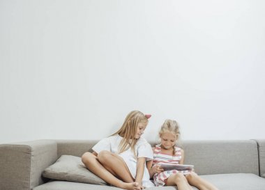 Çocuk tablet kullanma