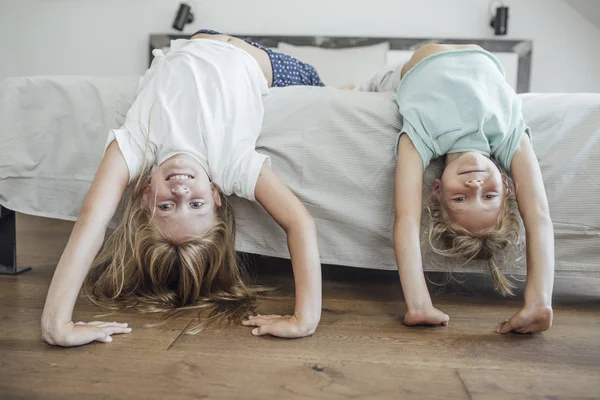 Retrato de hermanas —  Fotos de Stock