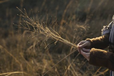 kadın holding çimen