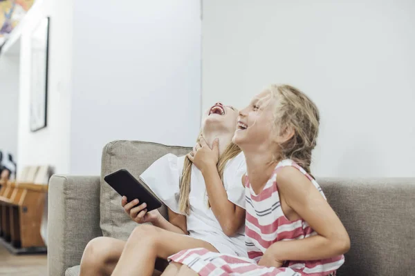 Kinderen lachen — Stockfoto