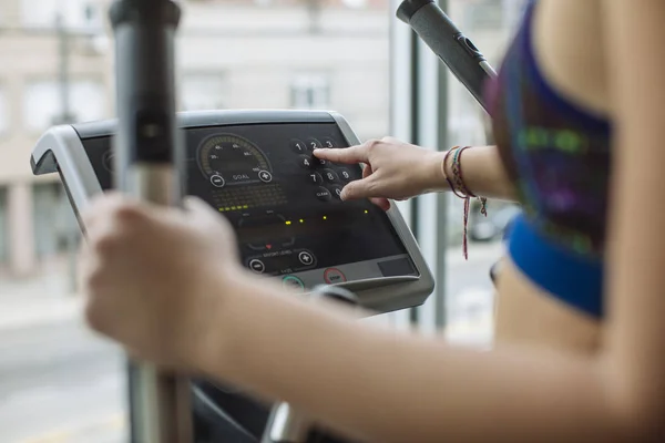 Mulheres em Cardio Training — Fotografia de Stock