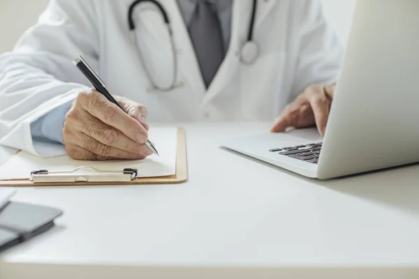 Doctor Writing Prescription — Stock Photo, Image
