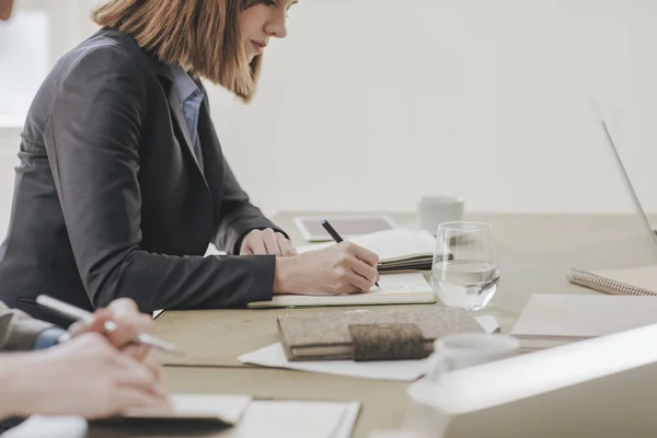 Empresarios en reunión — Foto de Stock