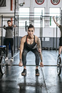 sporcumuz ağırlık kaldırma egzersizleri