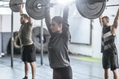 Crossfit eğitim insanlara