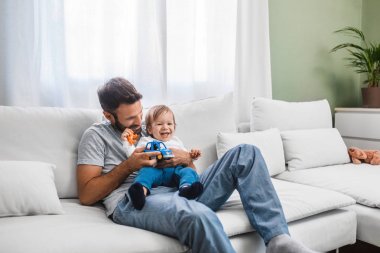 Baba oğlu ile oynama 