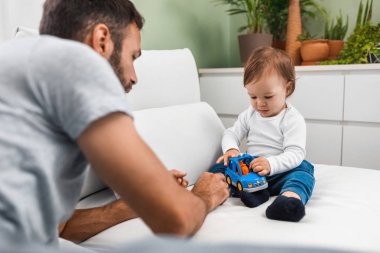 Baba oğlu ile oynama 