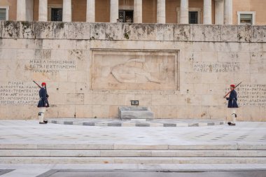 GREECE, ATHENS - 30 Kasım 2019: The Evzones veya Evzonoi Yunan Mezarlığı 'nı koruyan bir tören birimi