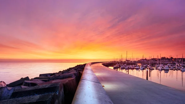 Spectacular sunrise at Greystones marina, County Wicklow, Irlanda — Fotografia de Stock