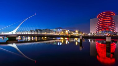 Dublin rıhtımında mavi saat, Samuel Beckett köprüsü ve kongre merkezi, İrlanda