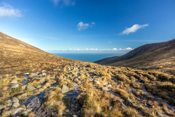 Mourne Dağları Kuzey İrlanda 'daki en yüksek sıradağlardır.. — Stok fotoğraf