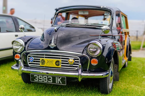 Front view on black Mini Morris 1000 Traveller from 1960s — Stock Photo, Image