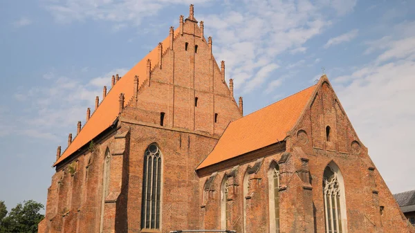 Elblag stad, Polen. Bygga bostäder konstgalleriet — Stockfoto