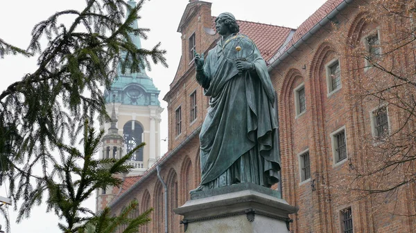 Estatua Del Astrónomo Nicolás Copérnico Ciudad Torun Polonia Ayuntamiento Fondo — Foto de Stock