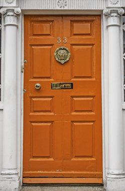 Dublin 'de turuncu renkli kapı