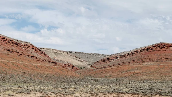 Kırmızı renkli ve taşlı tepeler, Wyoming, Usa