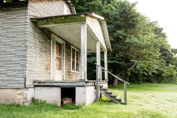 Abandoned house in the country of Alabama — Stock Photo, Image