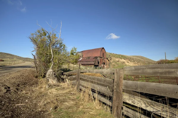 Idaho ferme corral avec grange ristique — Photo