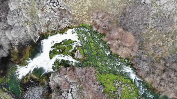 Origen Una Cascada Vista Como Pequeño Riachuelo — Vídeos de Stock