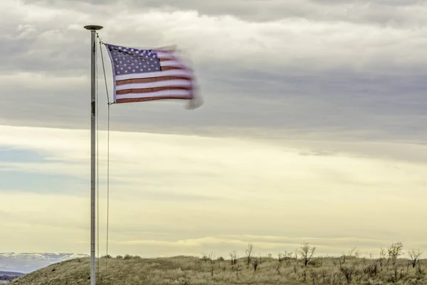 미국 국기는 바람에 불면 — 스톡 사진
