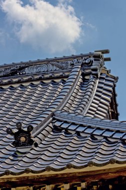 Benzersiz Japon çatı ve bulutu