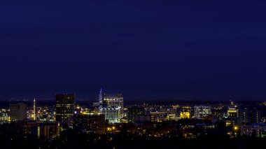 Boise Idaho şehir ışıkları ve binalar