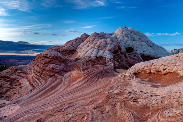 Kroucené víry skalních útvarů v poušti Arizona — Stock fotografie