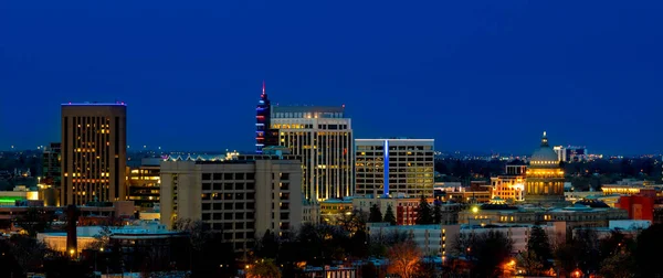 Höga Byggnader Utgör Skyline Boise Natthimlen — Stockfoto