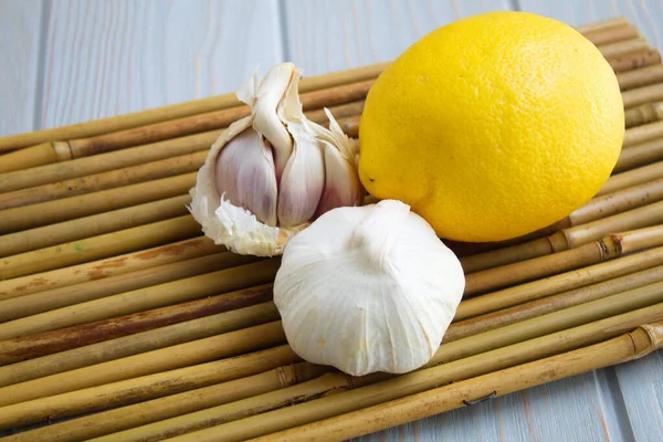 to health for garlic and lemon