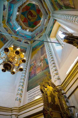 Moskova, Rusya - 9 Temmuz 2019: Saint Basil Katedrali 'nin kule duvarlarının içi