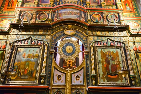 Moscú, Rusia - 9 de julio de 2019: Icono de Oro y adornos en la Catedral de San Basilio — Foto de Stock