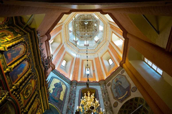 Moscú, Rusia - 9 de julio de 2019: Interior de la torre de la Catedral de San Basilio — Foto de Stock