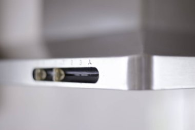 Paslanmaz çelik kaplama, kontroller kapalı.