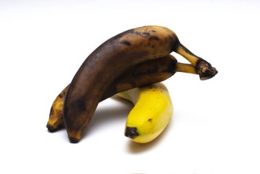 Beyaz arkaplanda 3 muz