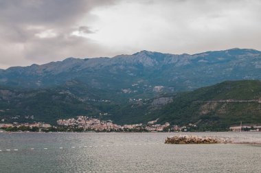 Karadağ 'ın Budva kentindeki Aziz Nicholas Adası