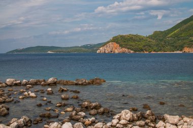 Karadağ 'ın Budva kentindeki Aziz Nicholas Adası